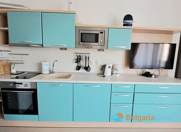 Beautiful two-room apartment 300 meters from the beach. Photo 11