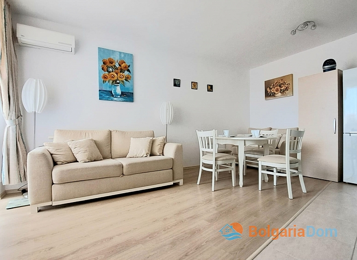 Beautiful two-room apartment 300 meters from the beach. Photo 4