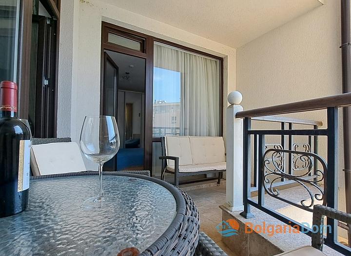 Beautiful two-room apartment 300 meters from the beach. Photo 5