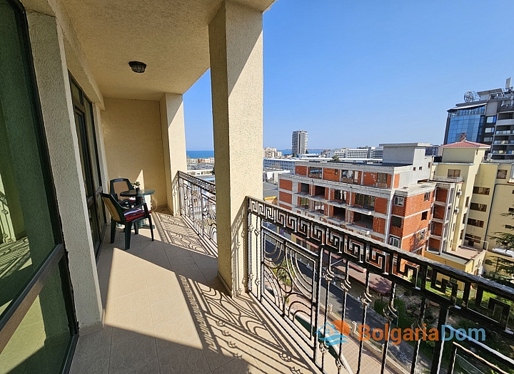 Prostorný apartmán s výhledem na moře a skvělou polohou. Foto 7