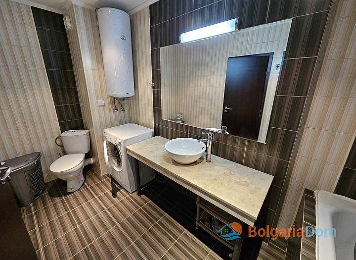 Prostorný apartmán s výhledem na moře a skvělou polohou. Foto 12