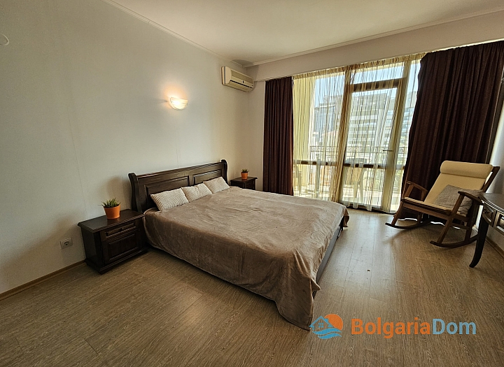 Prostorný apartmán s výhledem na moře a skvělou polohou. Foto 18