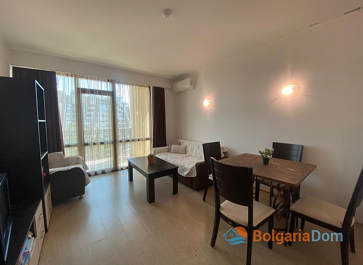 Prostorný apartmán s výhledem na moře a skvělou polohou. Foto 14