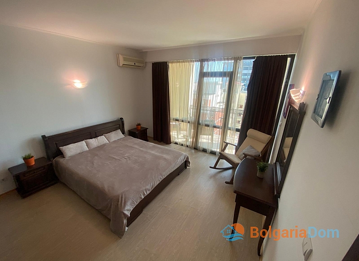 Prostorný apartmán s výhledem na moře a skvělou polohou. Foto 17