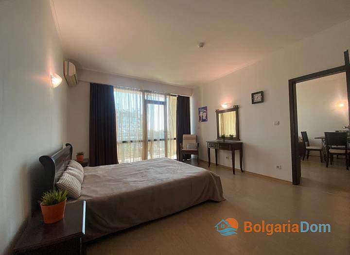 Prostorný apartmán s výhledem na moře a skvělou polohou. Foto 6