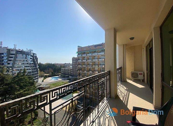 Prostorný apartmán s výhledem na moře a skvělou polohou. Foto 10