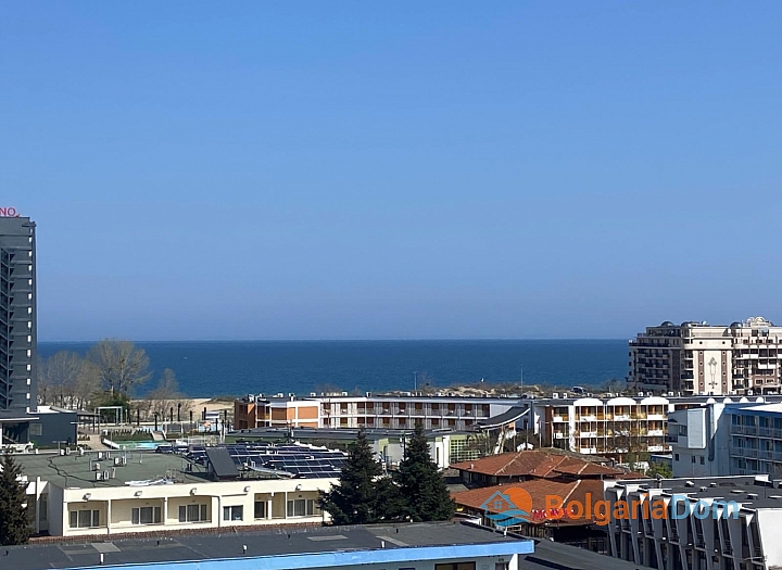 Prostorný apartmán s výhledem na moře a skvělou polohou. Foto 9
