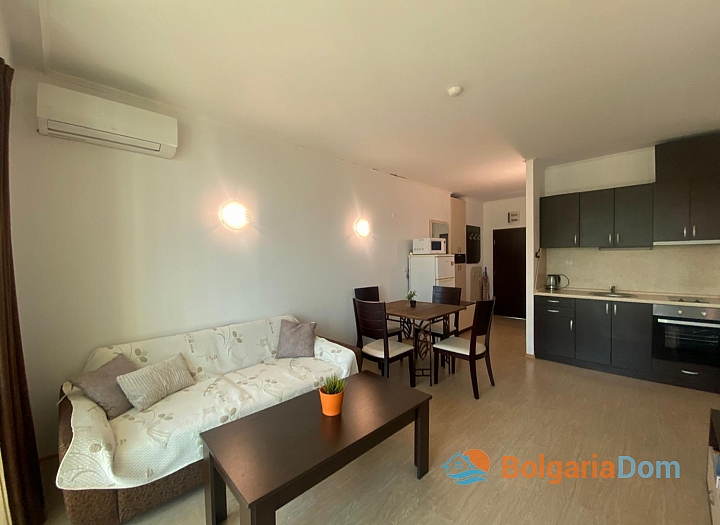Prostorný apartmán s výhledem na moře a skvělou polohou. Foto 16
