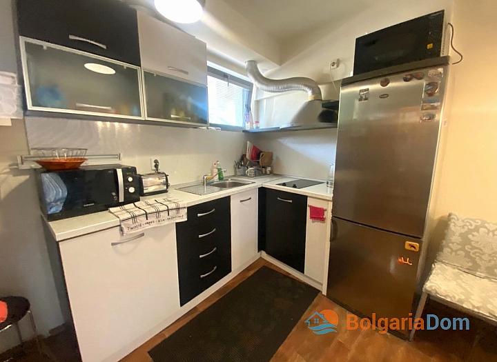 Cozy two-room apartment 100 meters from the sea. Photo 4
