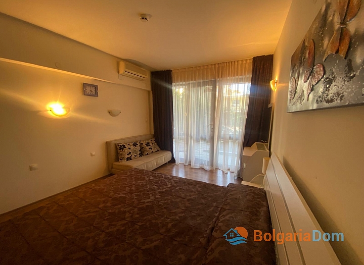 Cozy two-room apartment 100 meters from the sea. Photo 6