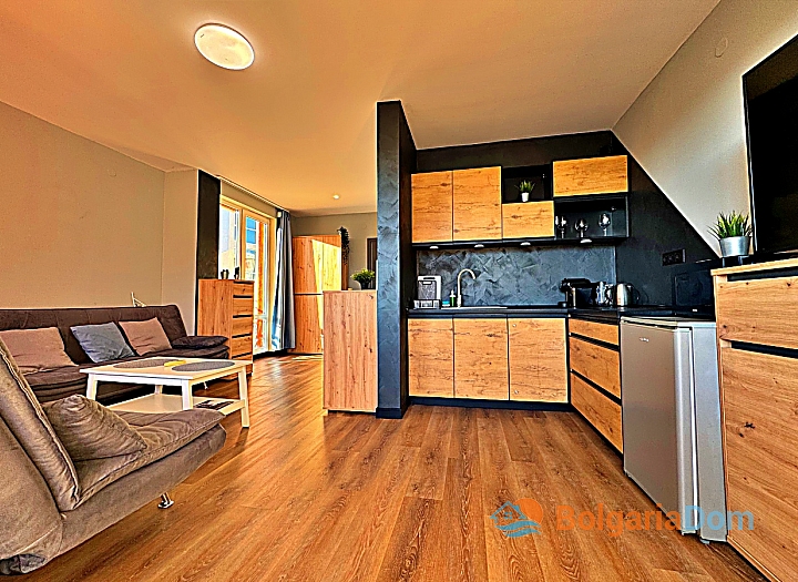 Prostorné studio ve velkém komplexu. Foto 12