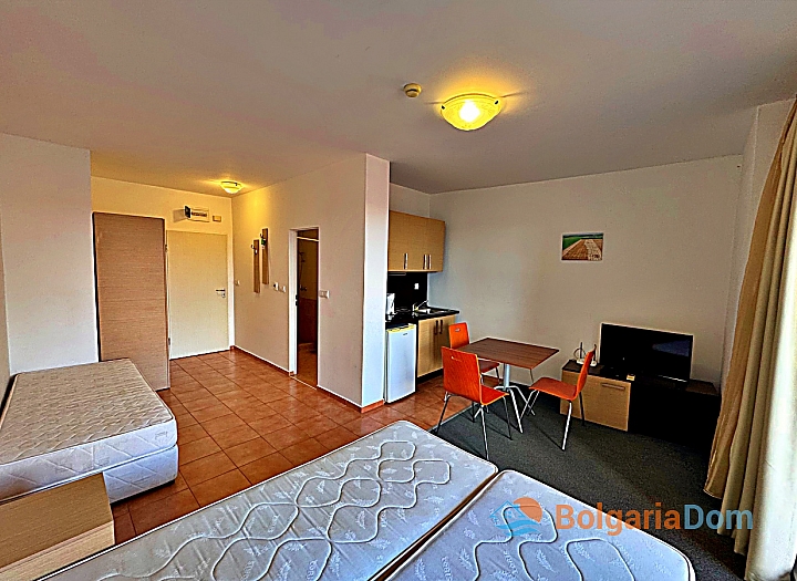 Studio in einem großen Komplex in erster Reihe. Foto 2 Studio in einem großen Komplex in erster Reihe. Foto 2