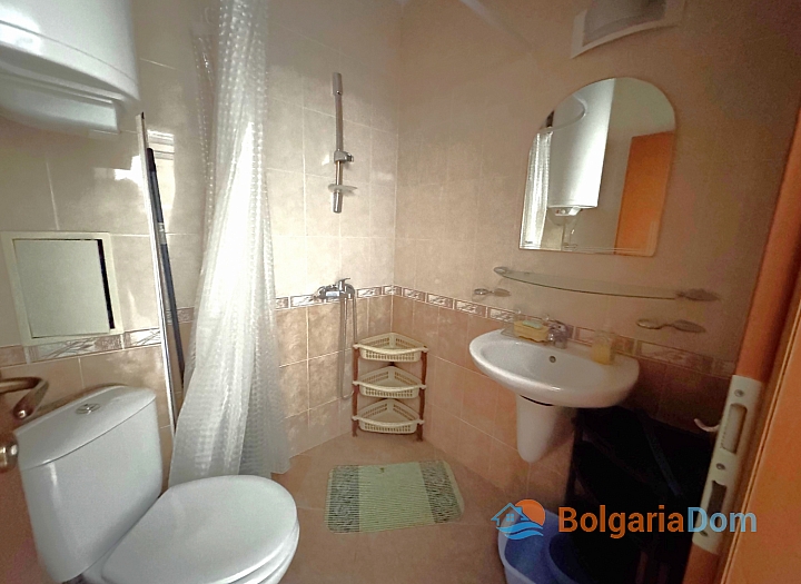 Apartment mit Poolblick in einer Wohnanlage. Foto 9