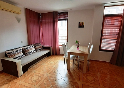 One-bedroom apartment in a good complex. Photo 4