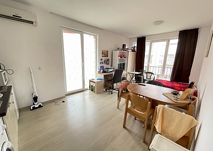 Zweizimmerwohnung in einem Familienkomplex.. Foto 2