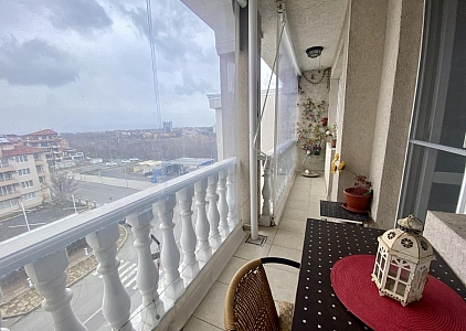 Three-room apartment in a beautiful complex in Nessebar. Photo 8
