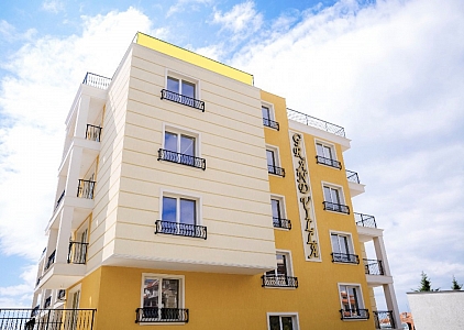 Современная свежая двухкомнатная в 100м от моря. Фото 1