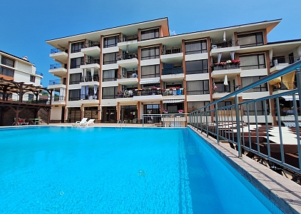 Przestronny apartament z dwiema sypialniami i widokiem na morze w Świętym Własie. Zdjęcie 1 Przestronny apartament z dwiema sypialniami i widokiem na morze w Świętym Własie. Zdjęcie 1