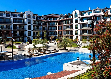 Квартира в Роуз Гарденс на первой линии города Поморие. Photo 1