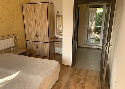 Modernes Haus im Wohnkomplex. Foto 17