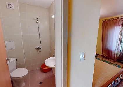 Недорогая трехкомнатная квартира рядом с Солнечным Берегом. Foto 19