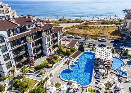 Квартира на первой линии в комплексе Роуз Гарденс Поморие. Photo 1