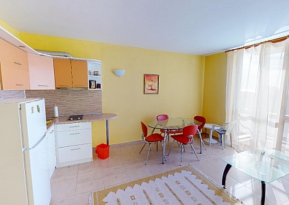 Недорогая трехкомнатная квартира рядом с Солнечным Берегом. Foto 1