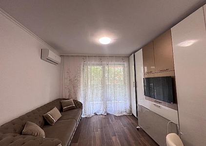 Dvoupokojový byt v komplexu v první linii!. Foto 2