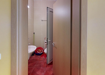 Недорогая трехкомнатная квартира рядом с Солнечным Берегом. Foto 21