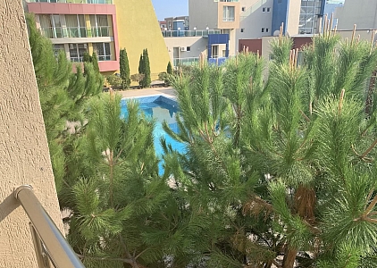 Modernes Haus im Wohnkomplex. Foto 20