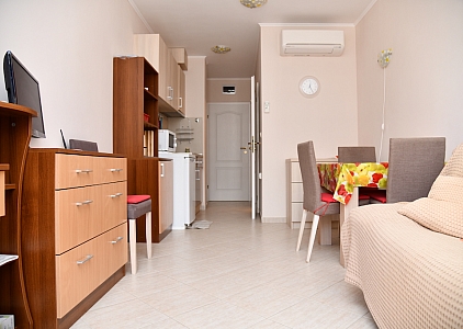 Меблированная студия в курорте Солнечный Берег. Фото 2