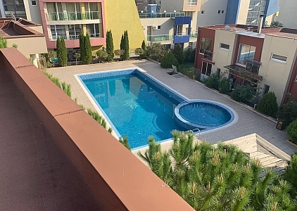 Modernes Haus im Wohnkomplex. Foto 27