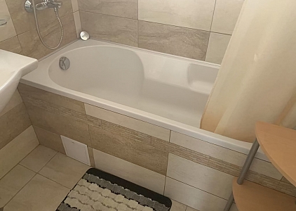 Modernes Haus im Wohnkomplex. Foto 29