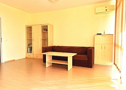 Třípokojový apartmán 10 minut chůze od moře. Foto 5