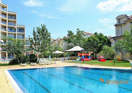 Large apartment with pool view. Photo 1 Large apartment with pool view. Photo 1
