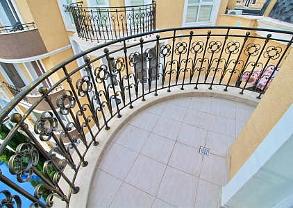 Роскошная двухуровневая квартира в Messembria Palace. Фото 6