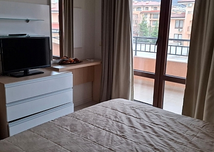 Apartament z widokiem na basen i morze na drugiej linii. Zdjęcie 14