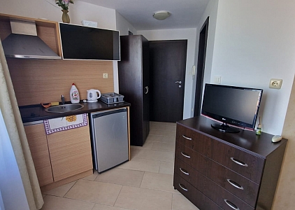 Studio in a luxury complex within walking distance to the sea. Photo 3