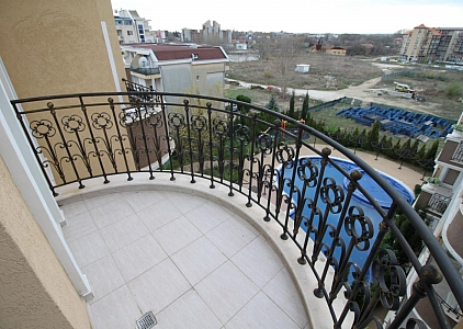 Роскошная двухуровневая квартира в Messembria Palace. Фото 7