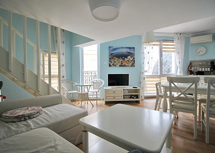 Роскошная двухуровневая квартира в Messembria Palace. Фото 8