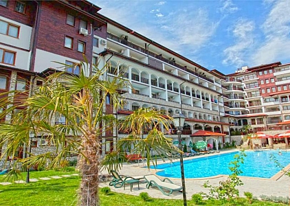 Przestronne studio z widokiem na basen i morze, 50 m od plaży. Zdjęcie 5