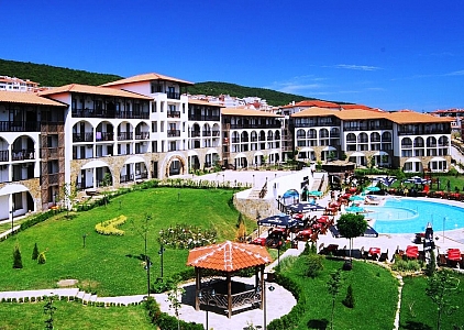 Трехкомнатная квартира в комплексе Мельница, Святой Влас. Фото 1