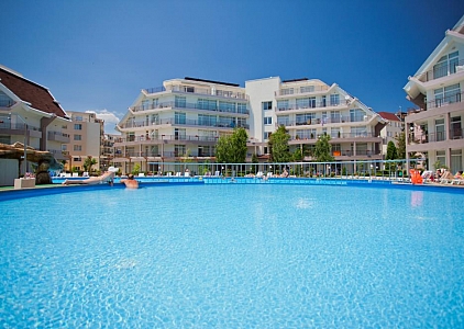 Large apartment with a pool view in a residential complex. Photo 5 Large apartment with a pool view in a residential complex. Photo 5