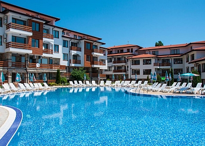 Apartment overlooking the pool in a luxury complex. Photo 1  Apartment overlooking the pool in a luxury complex. Photo 1