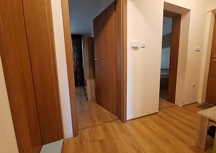 Apartmán s výhledem na bazén v krásném komplexu. Foto 13