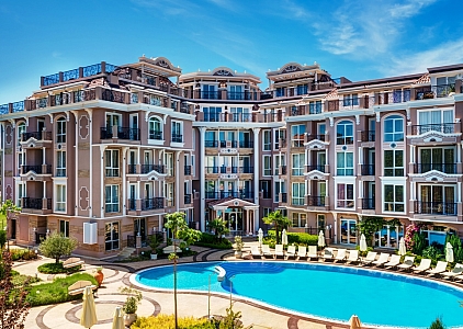Geräumiges Studio mit Blick auf den Pool im SPA-Komplex. Foto 17