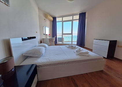 Квартира с панорамным видом на море на первой линии. Фото 16