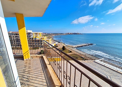 Трикімнатна квартира з шикарним видом на море на першій лінії. Фото 11