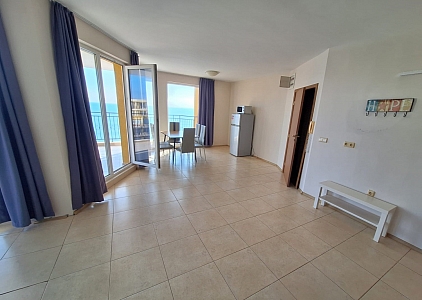 Трикімнатна квартира з шикарним видом на море на першій лінії. Фото 15