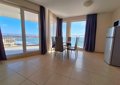 Трикімнатна квартира з шикарним видом на море на першій лінії. Фото 2